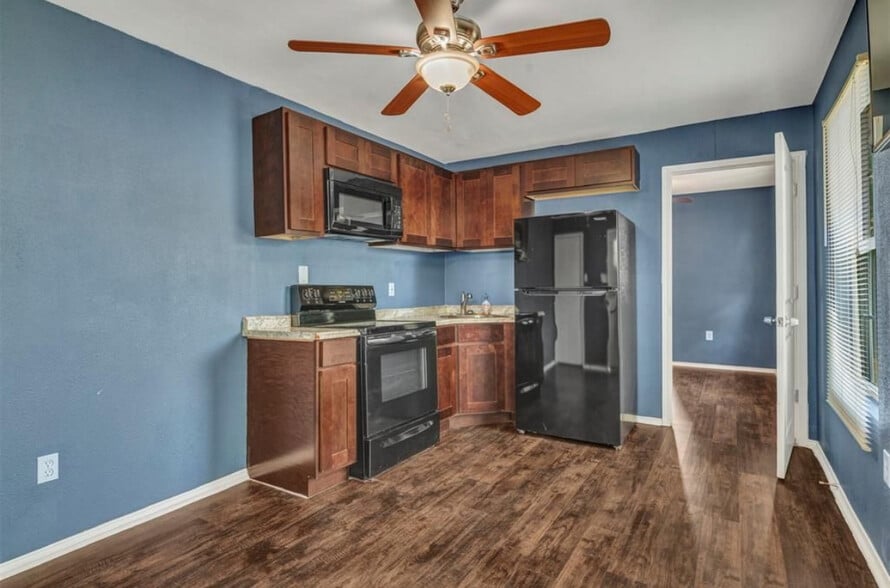 Building Photo - 112 North St