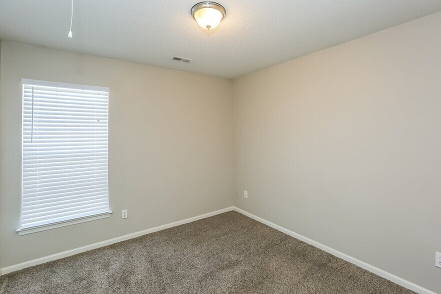 Building Photo - 1528 Moss Creek Dr