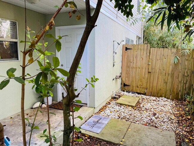 Building Photo - 203 E St