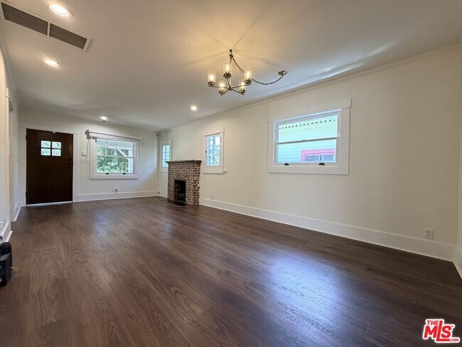 Building Photo - 1351 N McCadden Pl