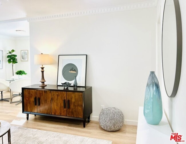 Building Photo - 1843 Normandie Ave