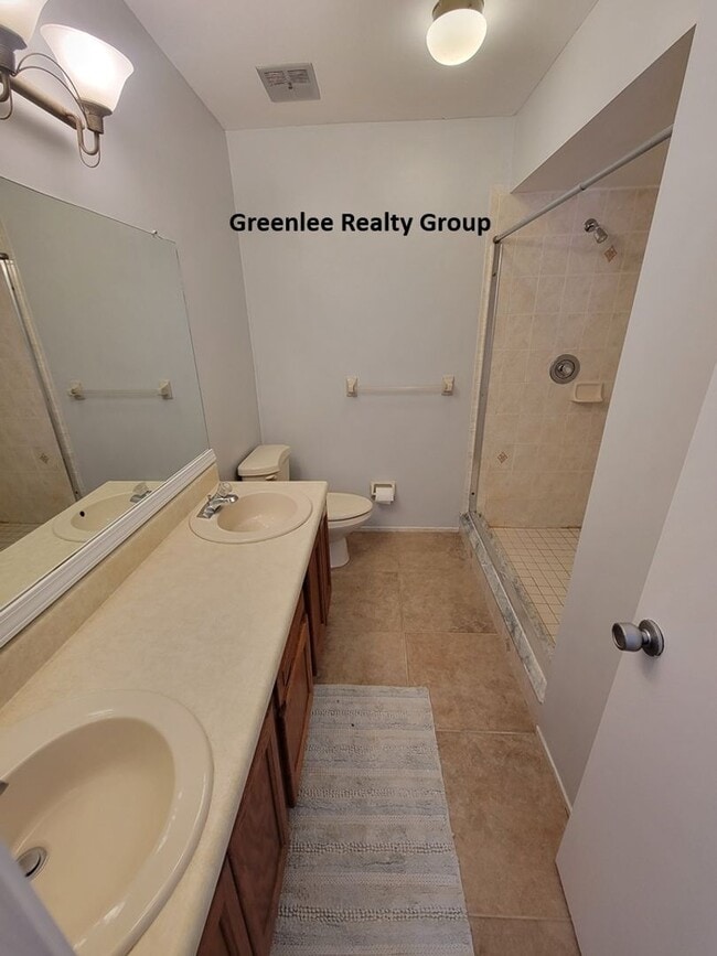 Building Photo - 2 Bed/2 Bath Condo in 55+ Community – Pool...