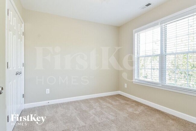 Building Photo - 5120 Springhouse Farm Rd