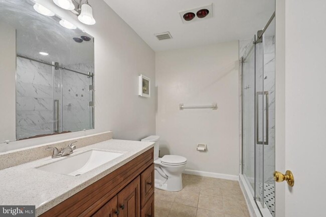 Building Photo - 505 Oliphant Ln