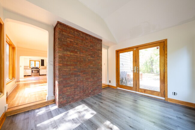 Building Photo - 14510 Gleason Lake Dr