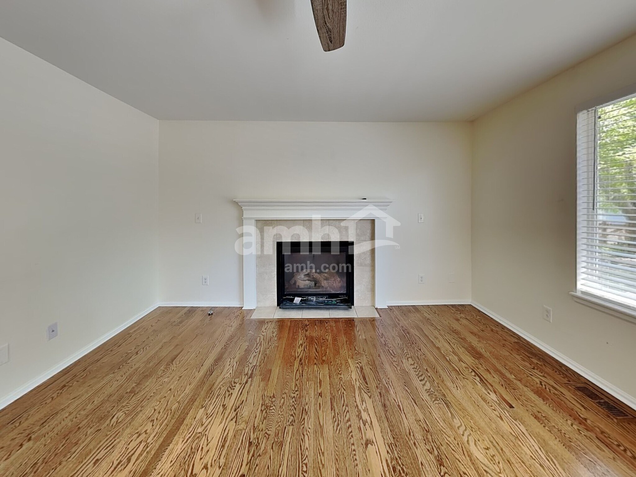 Building Photo - 11852 Altura St