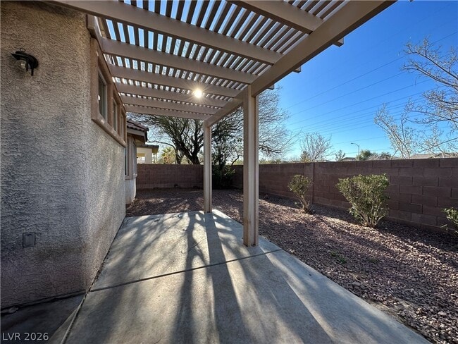 Building Photo - 1109 E Malibu Sands Ave