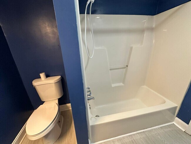 Building Photo - Charming 3 Bedroom 2 Bath for rent!!