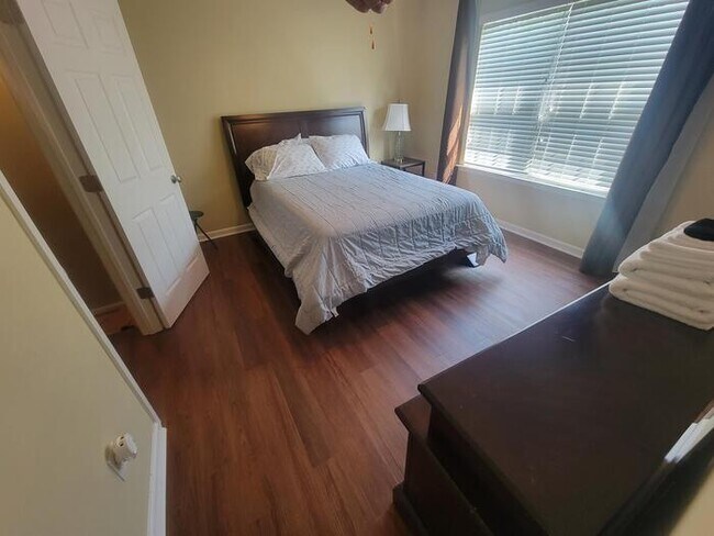 Building Photo - Furnished Rental