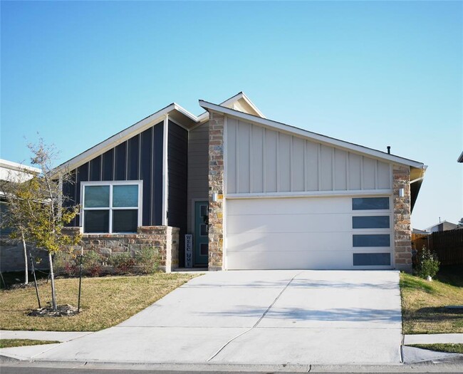 Primary Photo - 128 Cupreata Ln