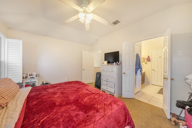 Building Photo - 3 BEDROOM AND 2.5 BATHROOMS PISD SCHOOL DISTRICT