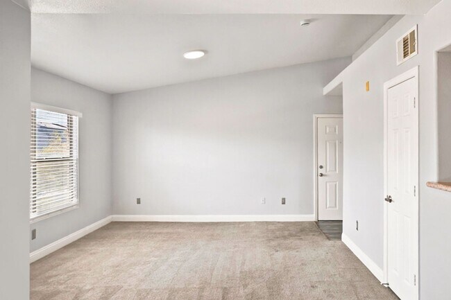 Building Photo - 3 Bed, 2 Bath -Gated- South West Las Vegas