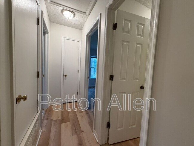 Building Photo - 105 Scottlynn Ct