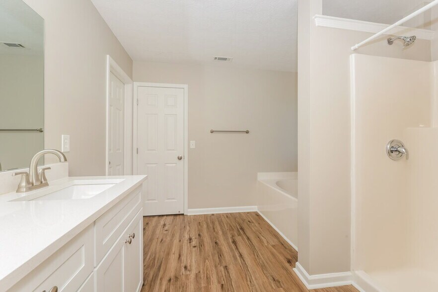 Building Photo - 1147 Benton Mason Dr