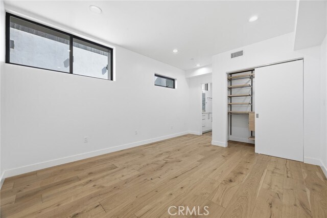 Building Photo - 6565 Pickwick St