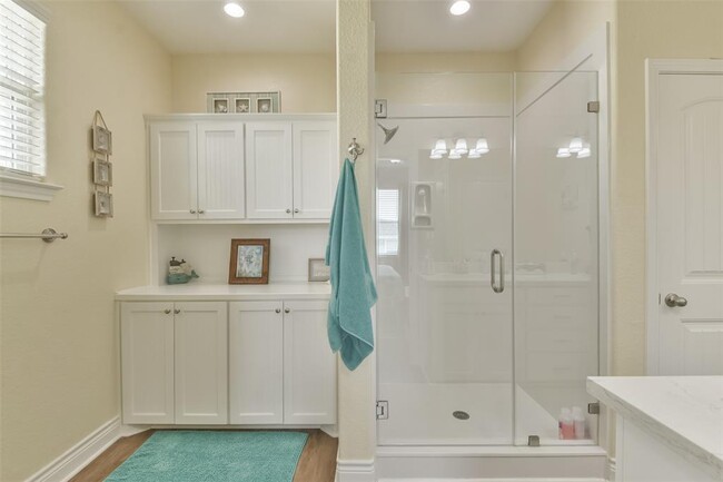 Building Photo - 4022 Fort Bend Dr
