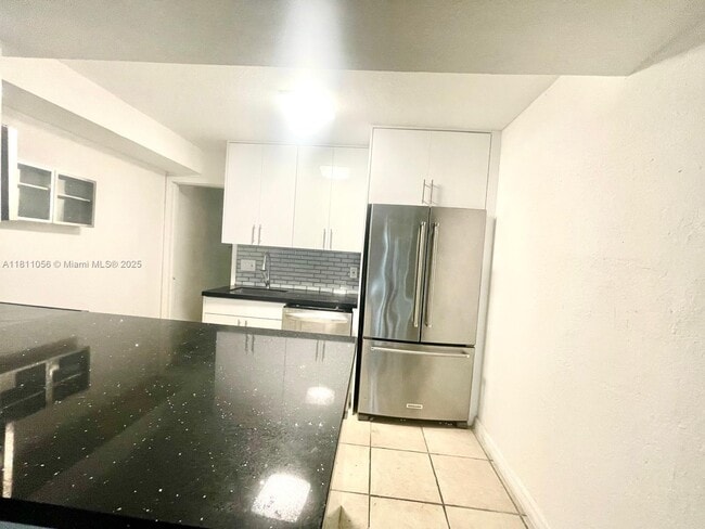 Primary Photo - 332 Sunshine Dr