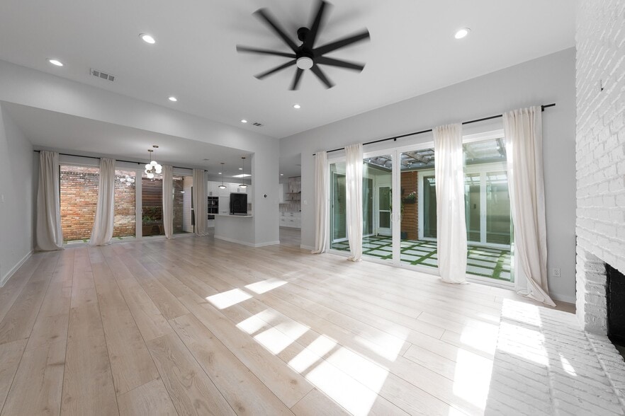 Building Photo - 14140 Regency Pl