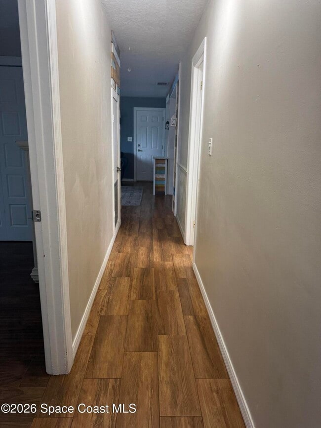 Building Photo - 4281 Yorkshire Dr