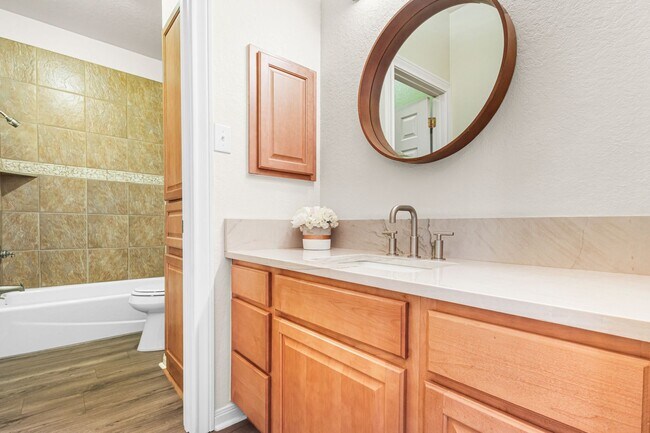 Building Photo - Corner Lot Beauty in Stone Oak Area