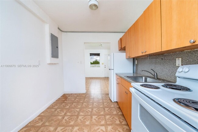 Building Photo - 10015 SW 170th Terrace