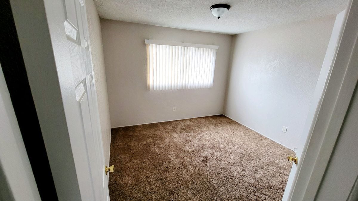 Building Photo - 1210 W Stoneridge Ct