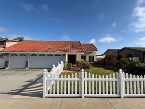 Building Photo - 8552 Doremere Dr
