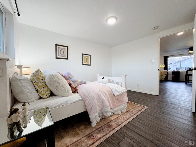 Building Photo - 16060 39th Ave