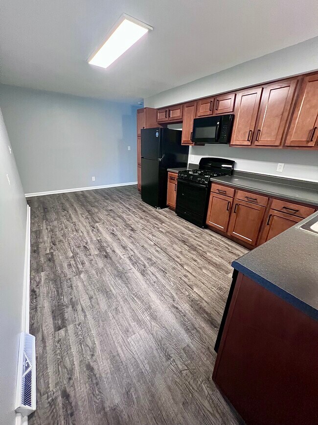 Building Photo - 153 Hanstein Pl