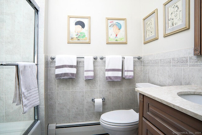 Building Photo - 11 Beechwood Ln