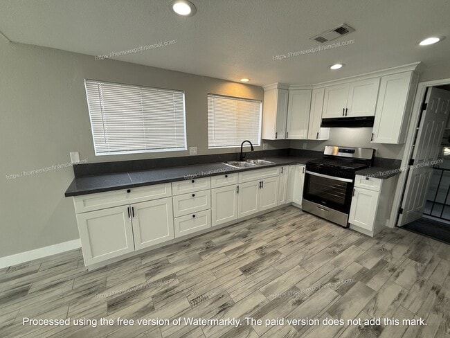 Building Photo - Nice Home For Rent