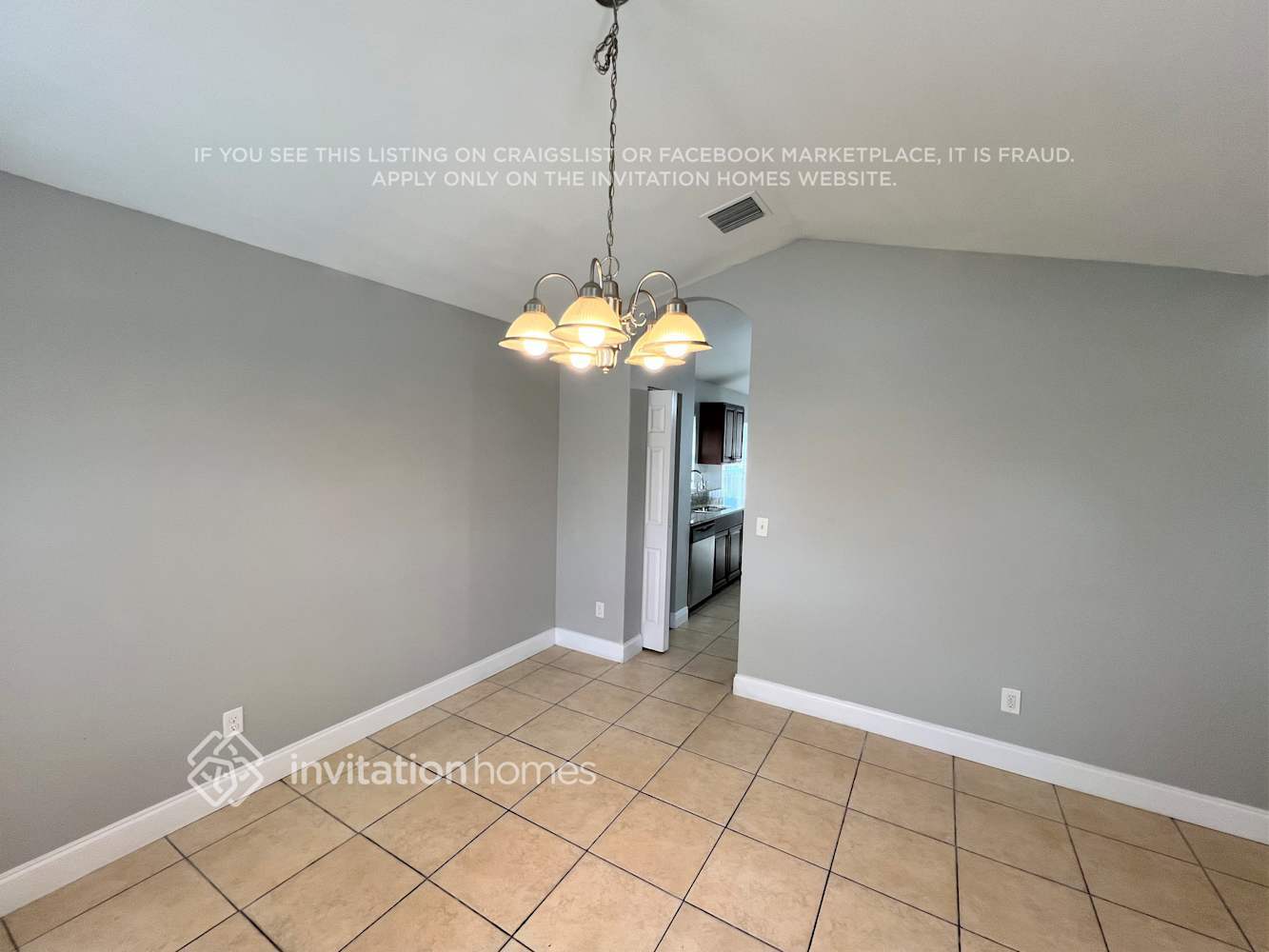 Building Photo - 1835 SW Dalmatian Ave