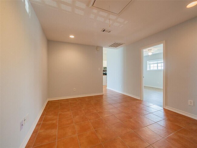 Building Photo - 1018 Todville Rd