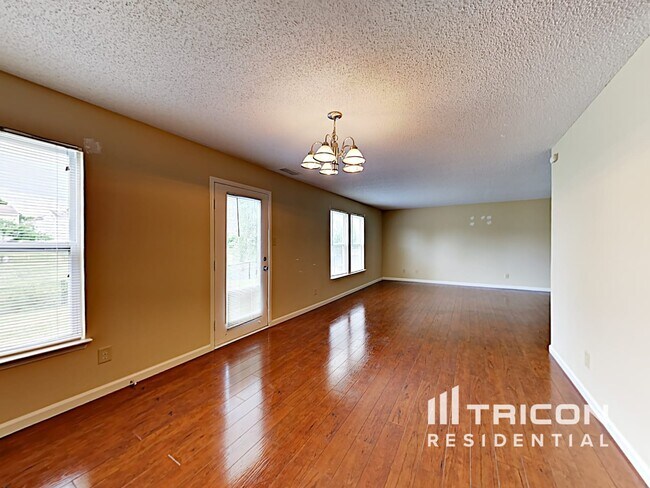 Building Photo - 6733 Everbloom Ln