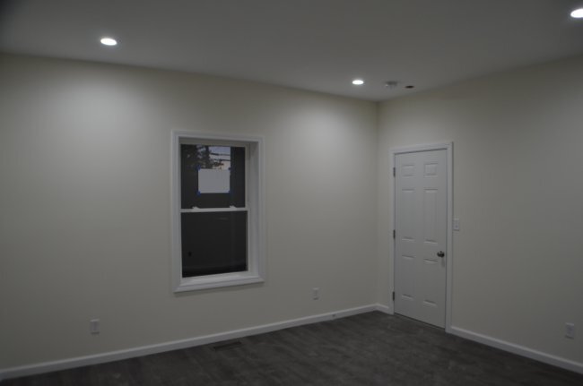 Building Photo - 563 Burritt St