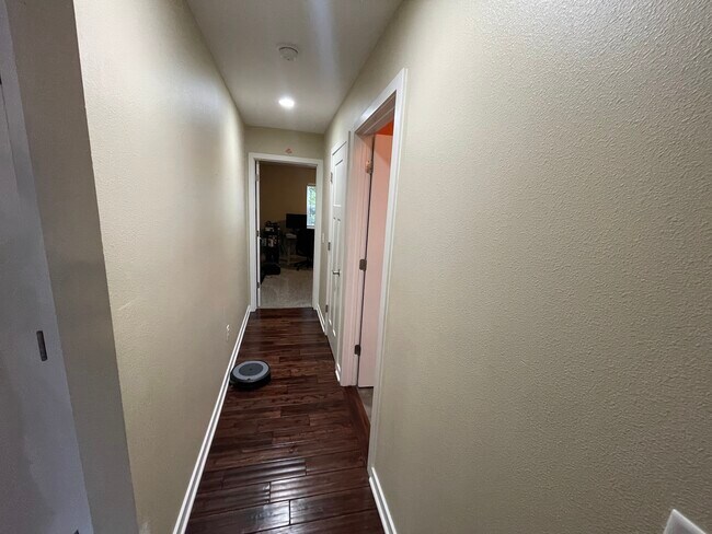Building Photo - 230 S Legacy Way