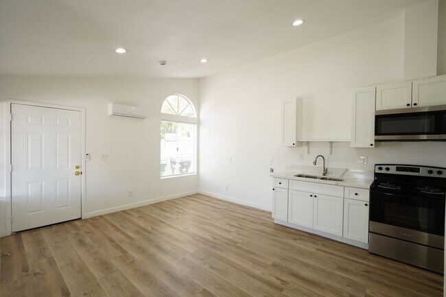 Building Photo - 26074 Bay Ave