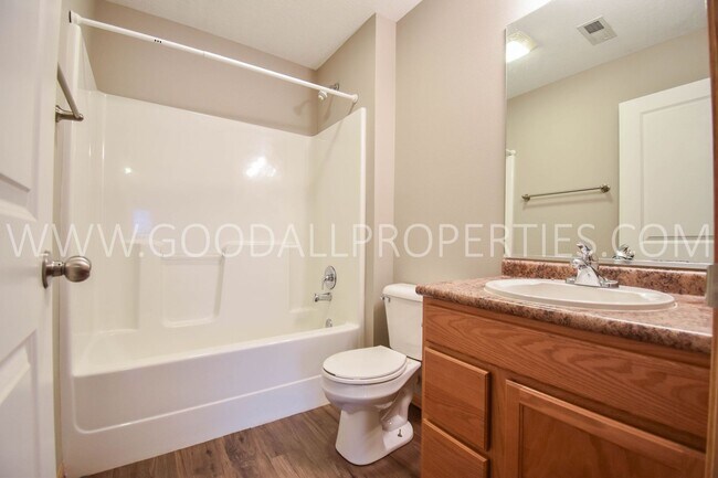 Building Photo - TWO FREE MONTHS OF RENT POSSIBLE!! 2 bedro...