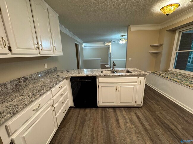 Building Photo - 109 Capote Dr