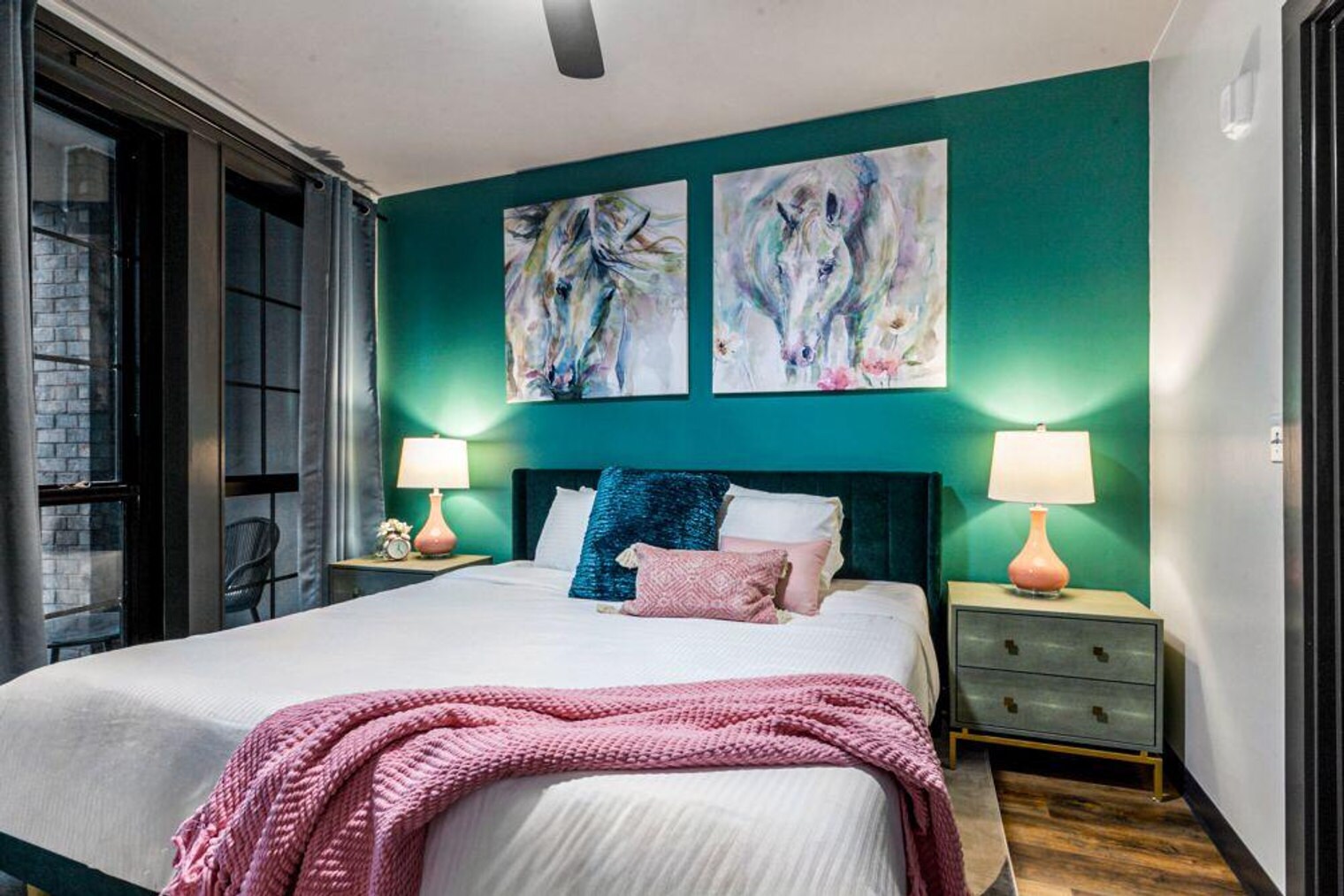 Building Photo - 611 Commerce St