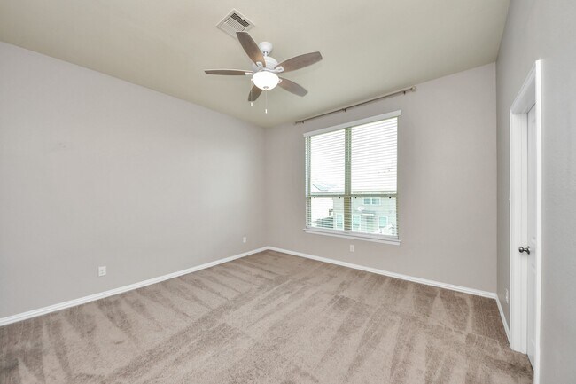 Building Photo - 1715 Ryon Falls Dr
