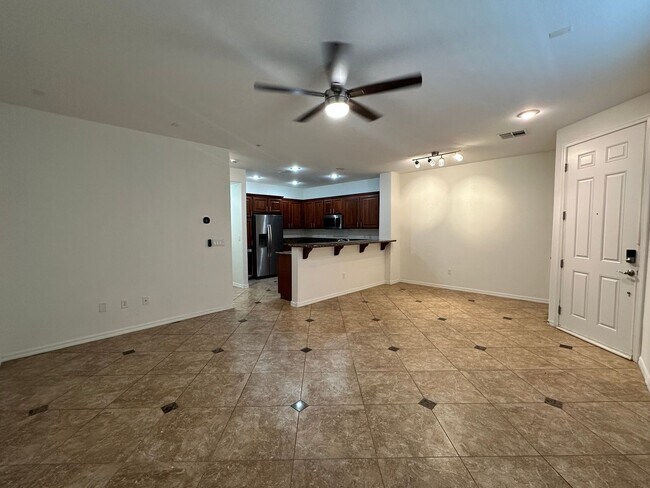 Building Photo - Summerlin Townhome