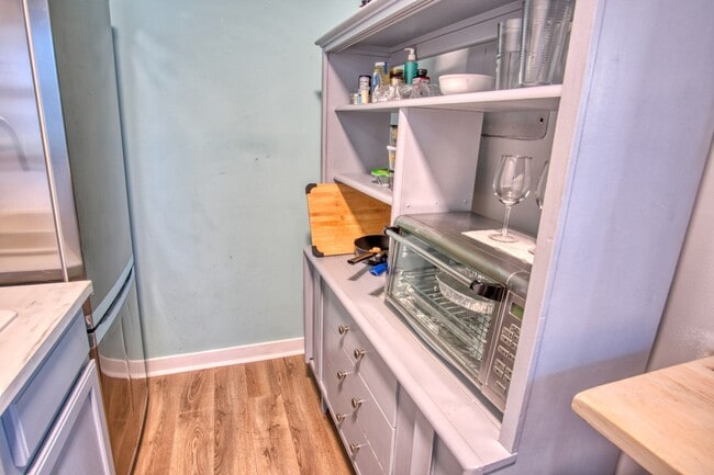 Building Photo - 408 S 11th St