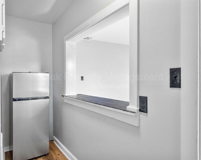 Building Photo - 2901 Ellwood Ave