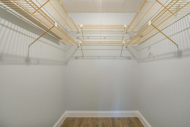 Building Photo - 16851 NE 23rd Ave