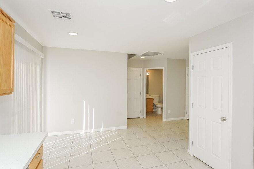 Building Photo - 987 Monte De Oro Ave