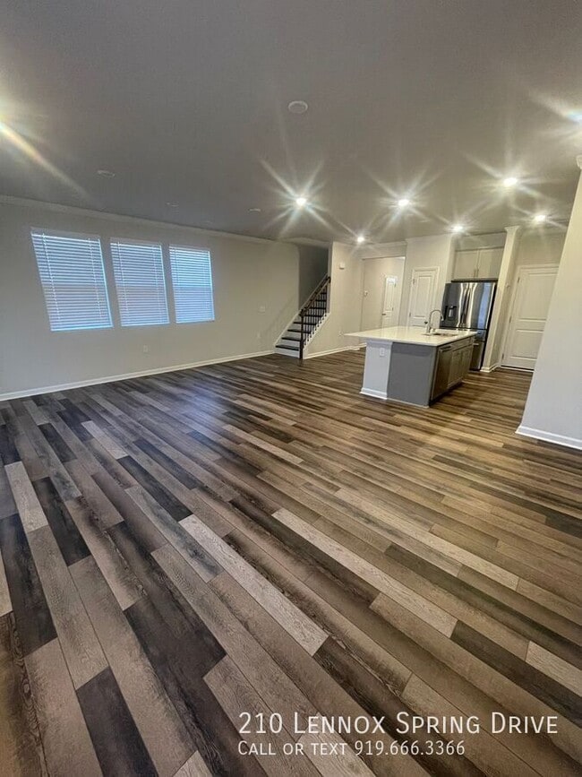 Building Photo - 210 Lennox Spring Dr