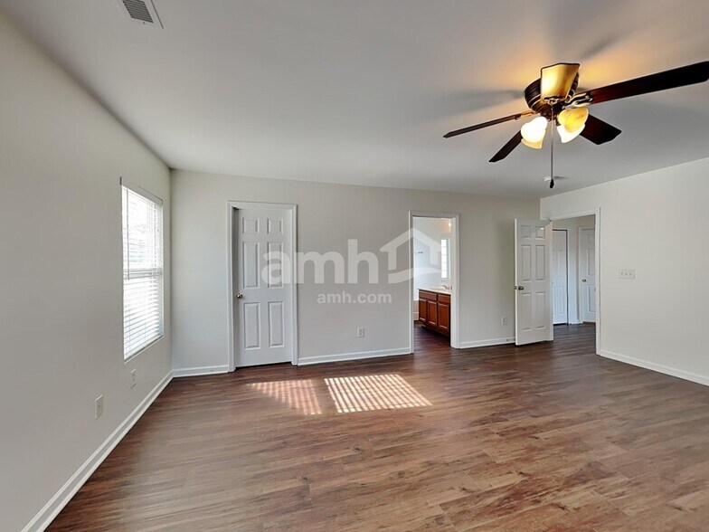Building Photo - 2811 Marville Ct