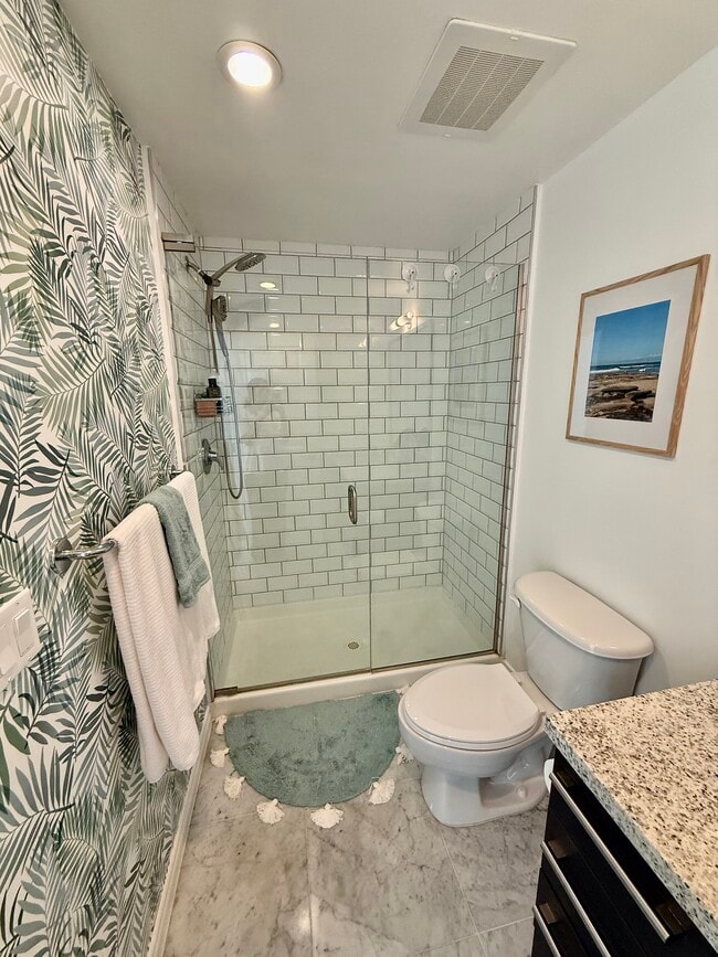 Building Photo - 1431 Pacific Hwy