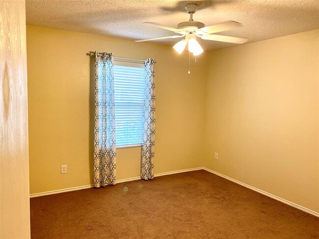 Building Photo - 1416 Lonesome Dove Trail